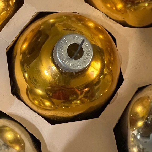 Box of Vintage Shiny Brite Large Christmas Ornament Balls - Picture 4 of 9